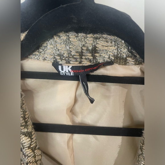 Cropped Gold Jacket - Picture 3 of 3